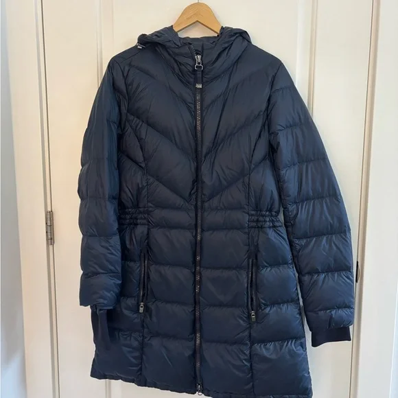 Athleta Banner Peak Down Jacket - Picture 3 of 9